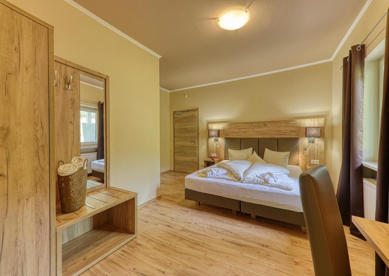 Wellnesshotel Deine Auszeit, Adults Only Achslach Εξωτερικό φωτογραφία