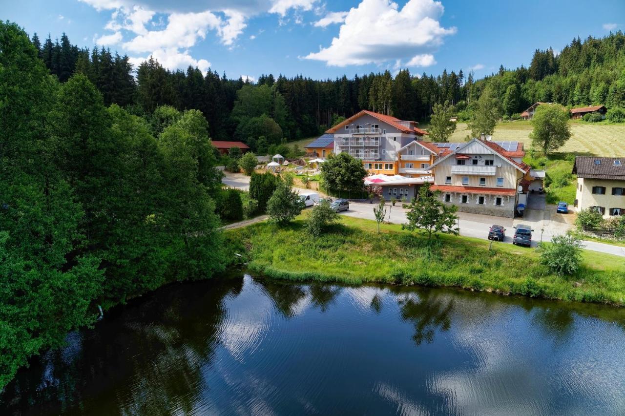 Wellnesshotel Deine Auszeit, Adults Only Achslach Εξωτερικό φωτογραφία