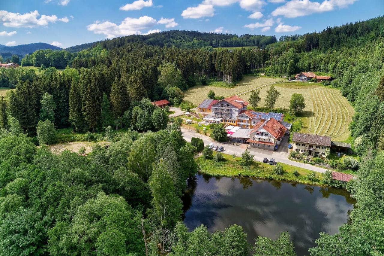Wellnesshotel Deine Auszeit, Adults Only Achslach Εξωτερικό φωτογραφία