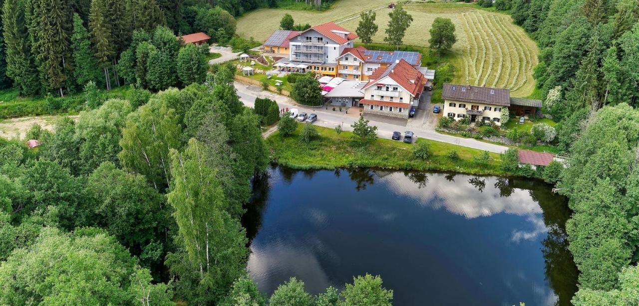 Wellnesshotel Deine Auszeit, Adults Only Achslach Εξωτερικό φωτογραφία