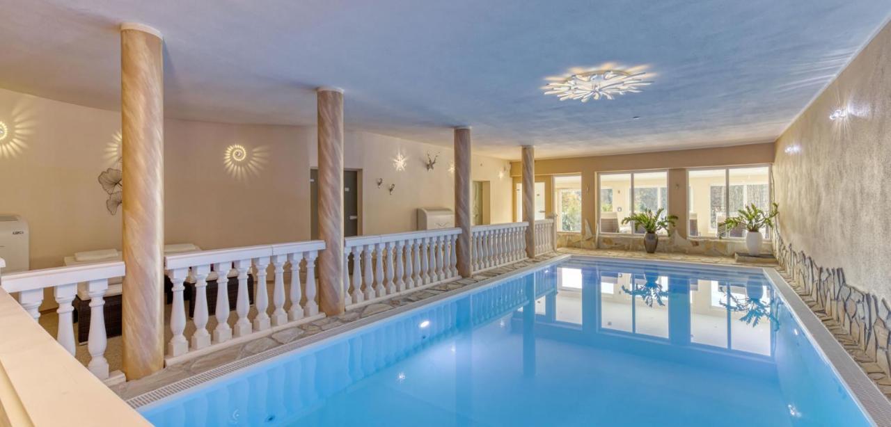 Wellnesshotel Deine Auszeit, Adults Only Achslach Εξωτερικό φωτογραφία