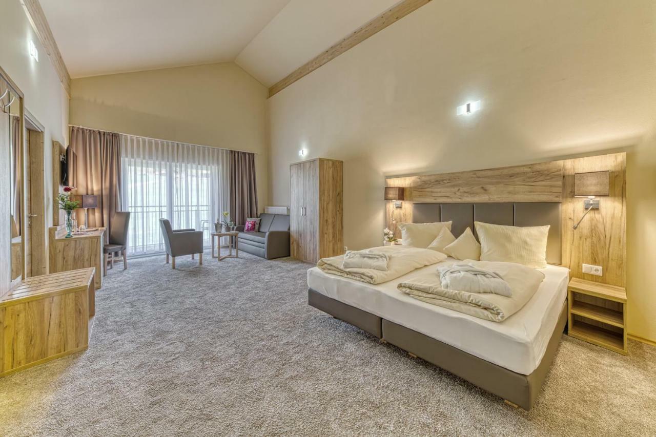 Wellnesshotel Deine Auszeit, Adults Only Achslach Εξωτερικό φωτογραφία