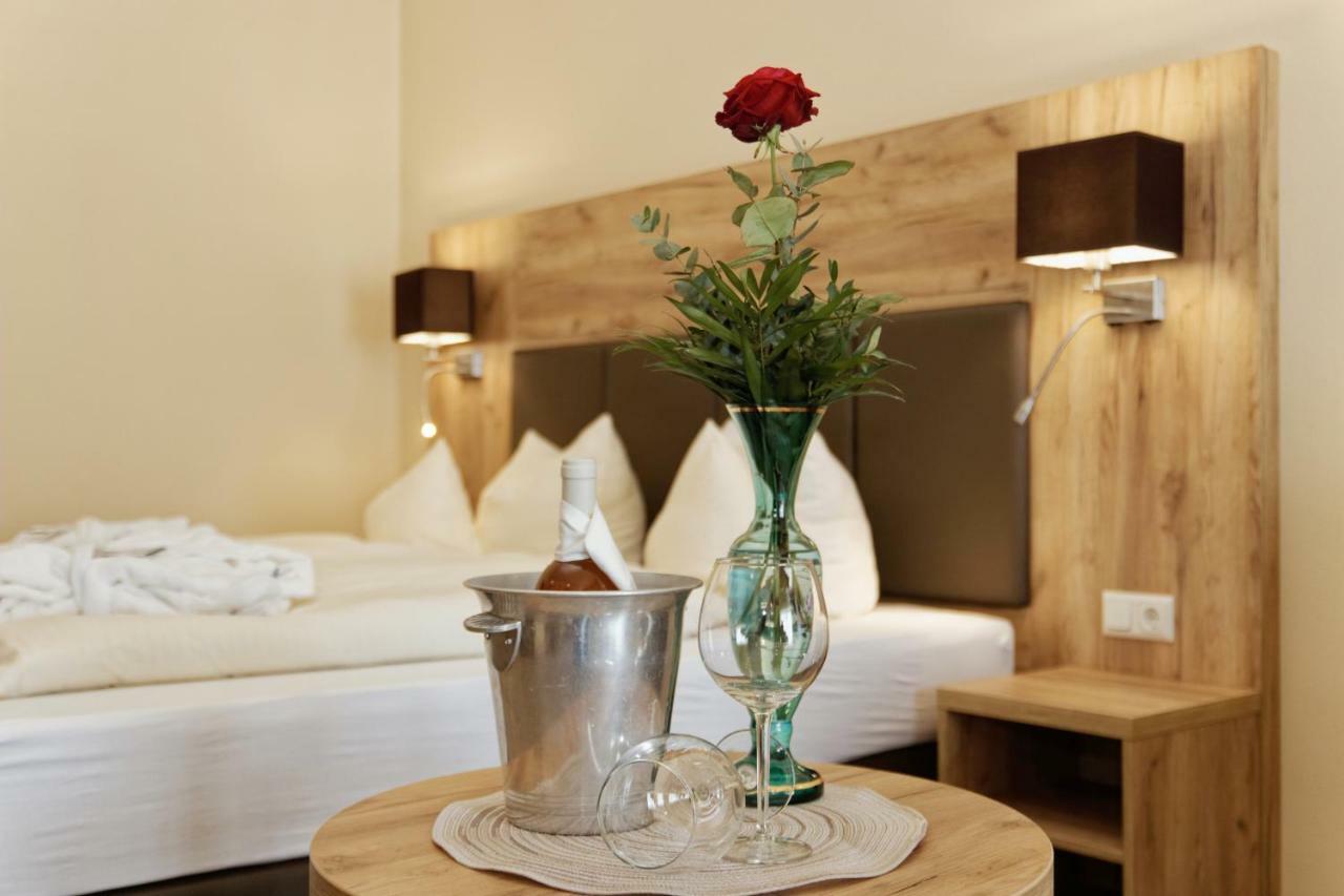 Wellnesshotel Deine Auszeit, Adults Only Achslach Εξωτερικό φωτογραφία